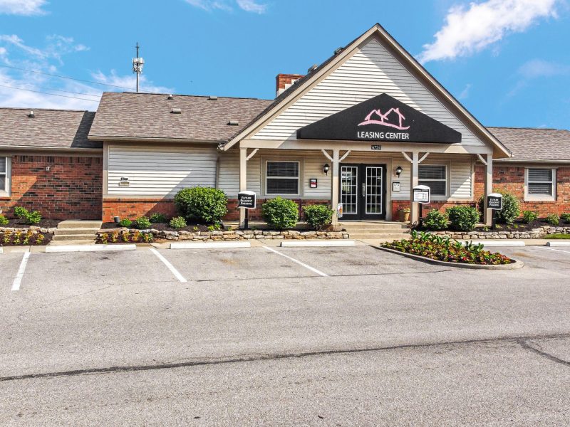 TGM Avalon Lake Apartments Leasing Center 2