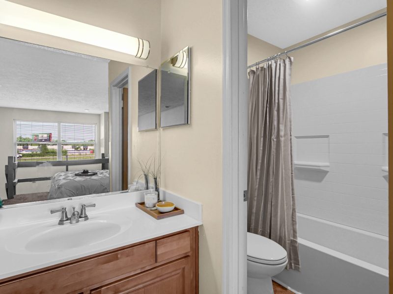 TGM Avalon Lake Apartments Bathroom 3