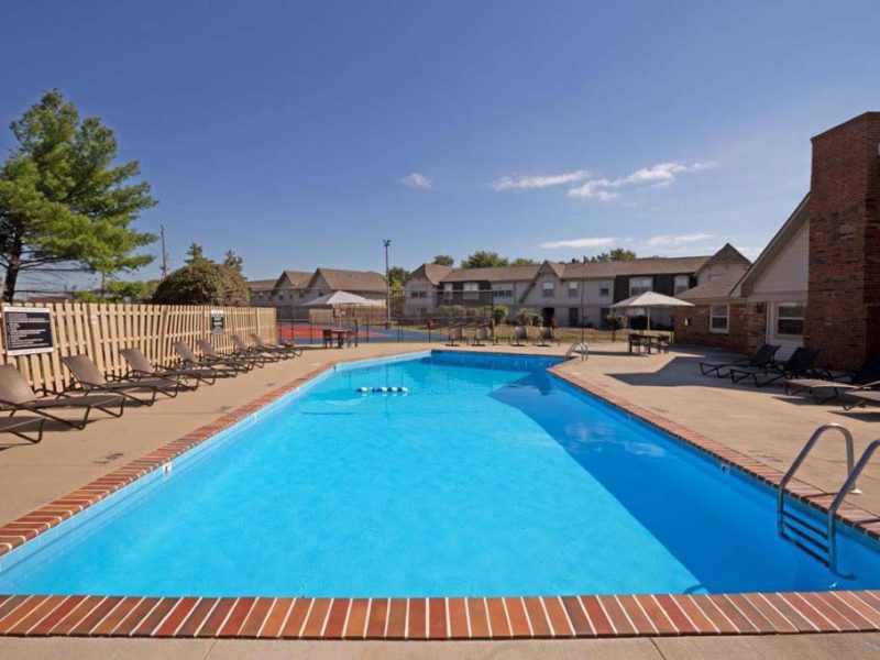 This image shows the resort-style outdoor swimming pool in Indianapolis, IN